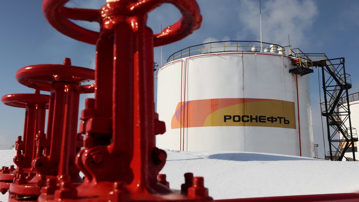 Russia Shuts Down Vital Gas Pipeline For Repairs And Sends A Chill ...